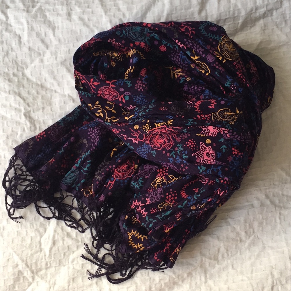 L.O.G.G. Floral scarf h&m